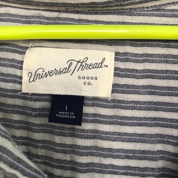 Lightweight Button-up - Picture 5 of 5